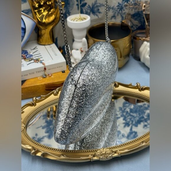 🆕 LULU GUINNESS 🧿 NWOT Silver Glitter Iconic Lips Perspex Clutch on a Chain - Picture 7 of 16